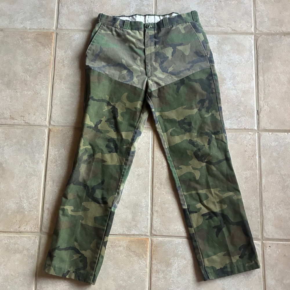 Vtg Thrashed Camouflage Hunting Mens 37x33 Reinforced Brush Guard Distressed